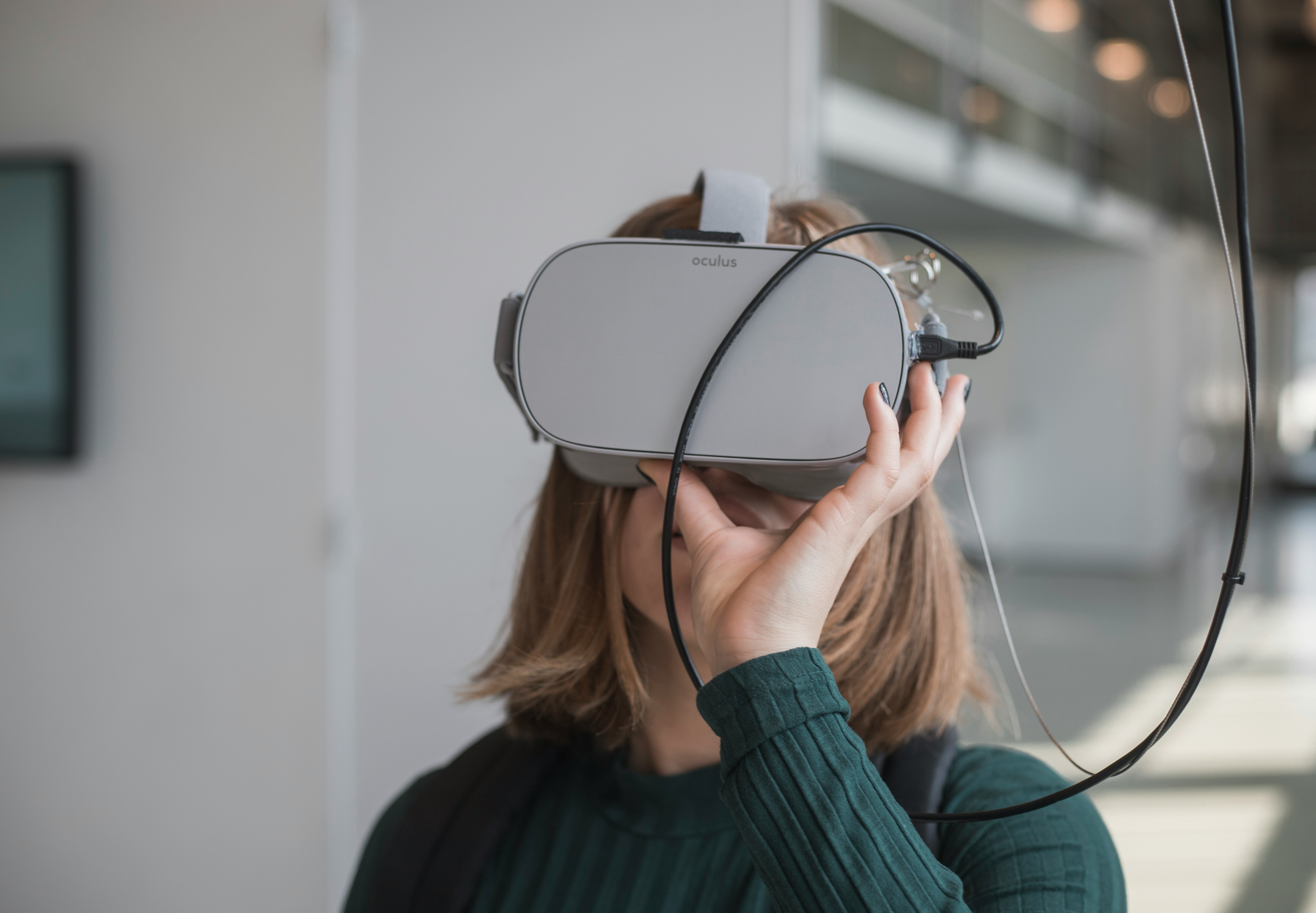 The Impact of VR Experiences on Students' Academic Performance and Interest Levels