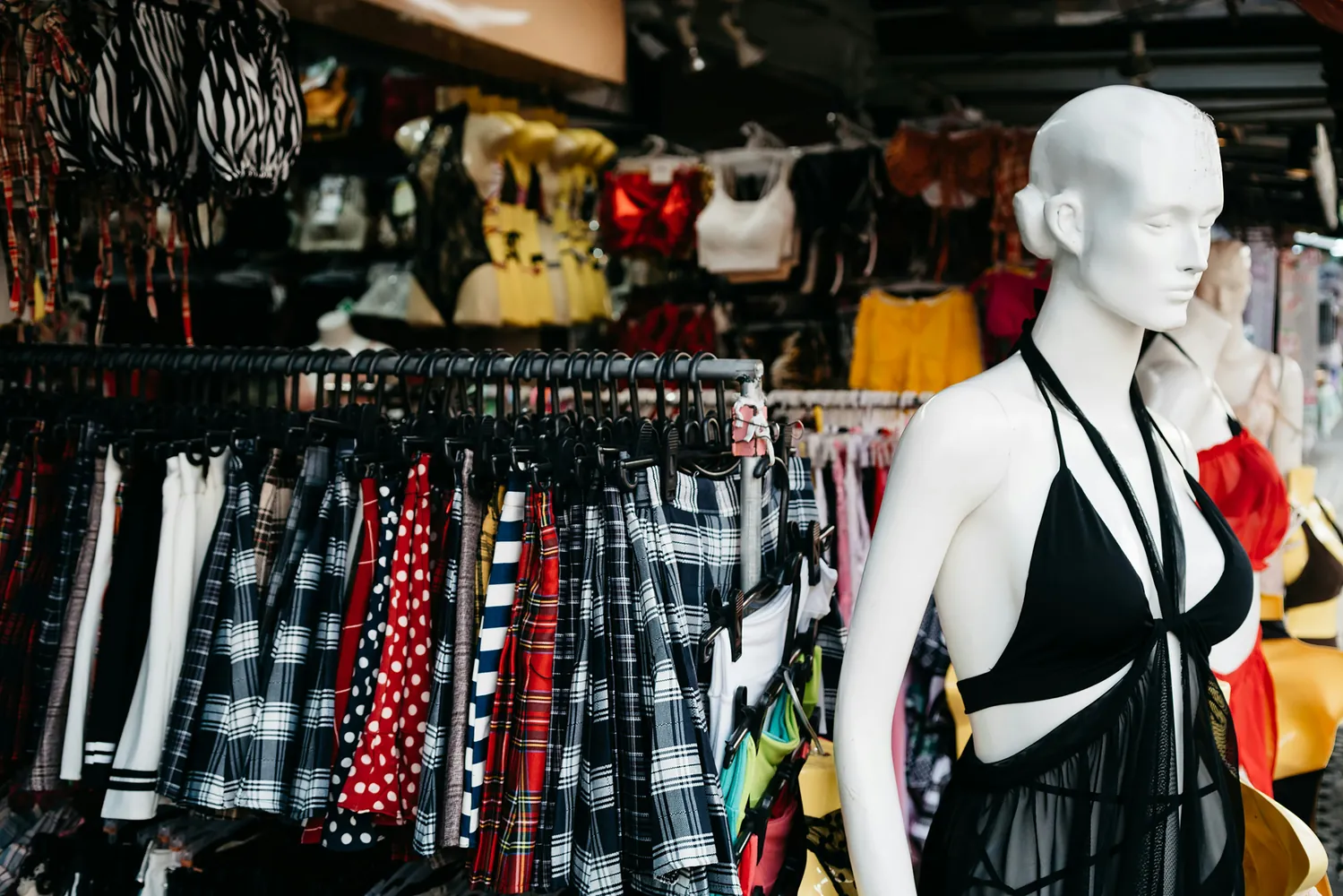 Navigating Challenges in Gender-Fluid Fashion Adoption by Retail Giants